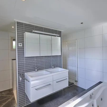 T Kaatsheuveltje 4 *