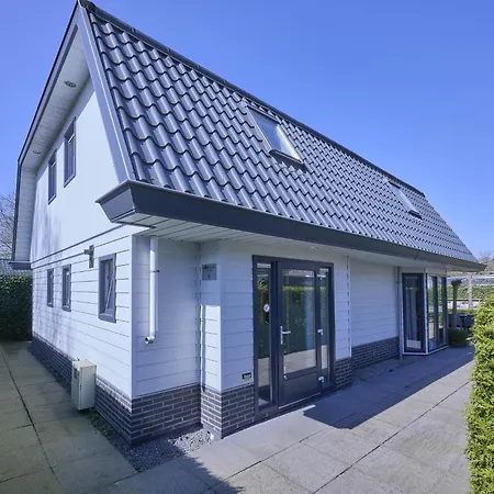 T Kaatsheuveltje 4 Vakantiehuis *