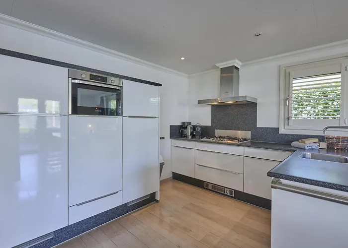 T Kaatsheuveltje 4 Hébergement de vacances *